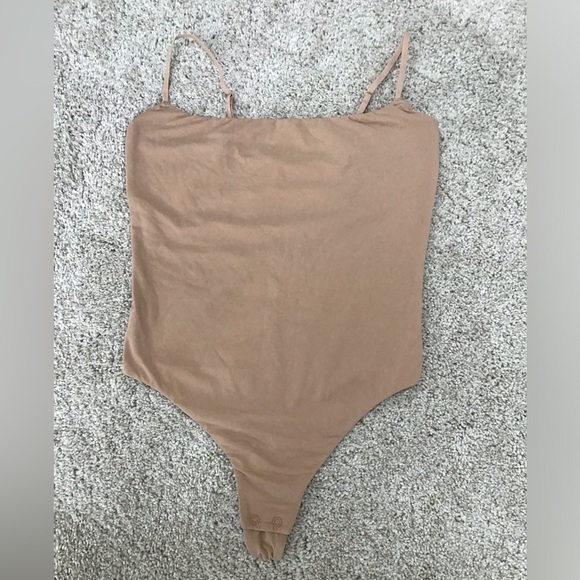 SKIMS Cami Bodysuit | Clay - Picture 8 of 10
